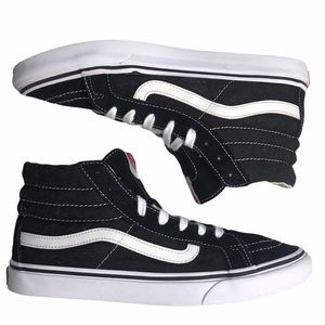 Vans Black and White Sk8-Hi Men’s 8.5 Women’s 10